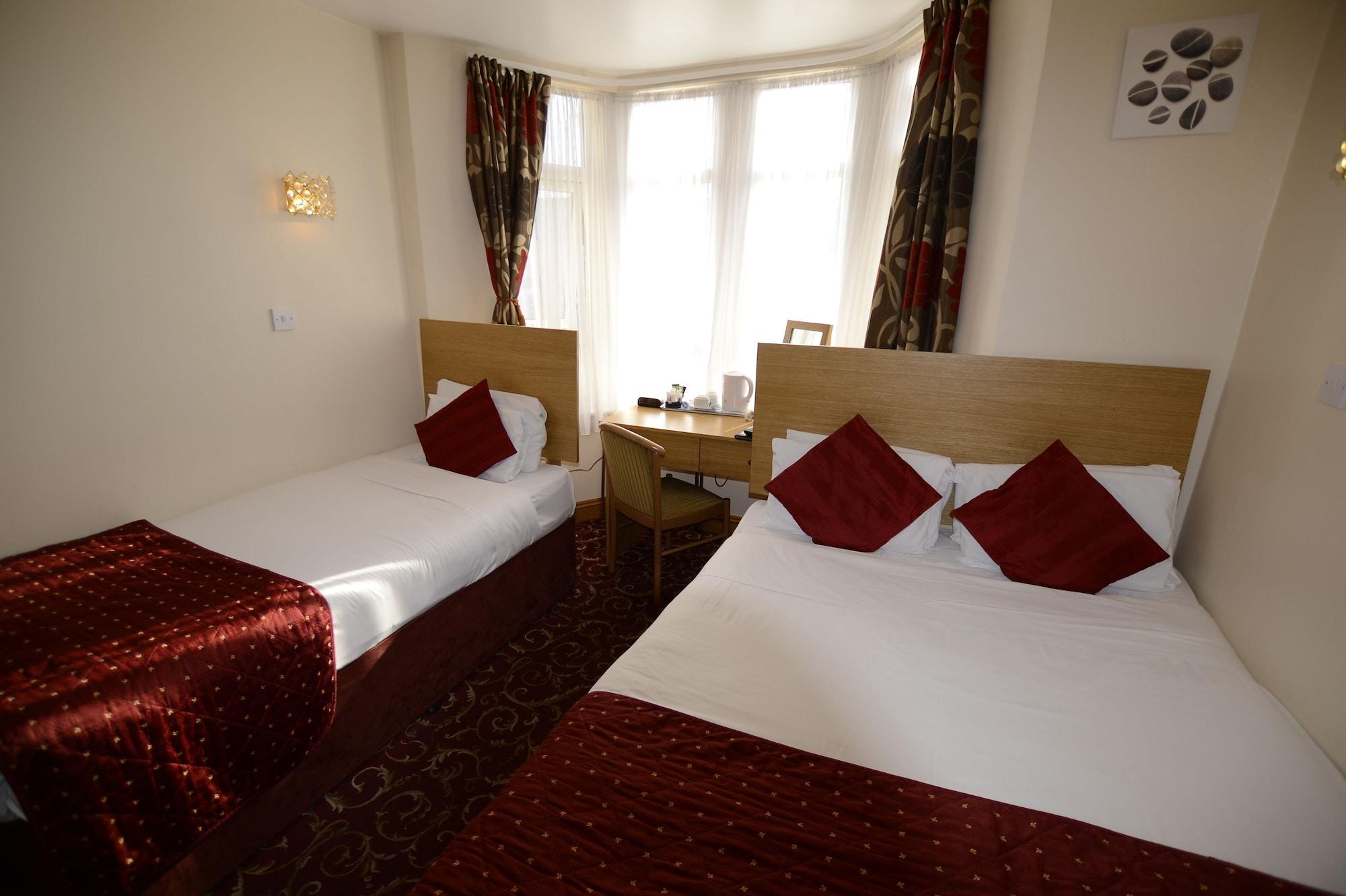 Britannia Inn Hotel Ilford Bagian luar foto