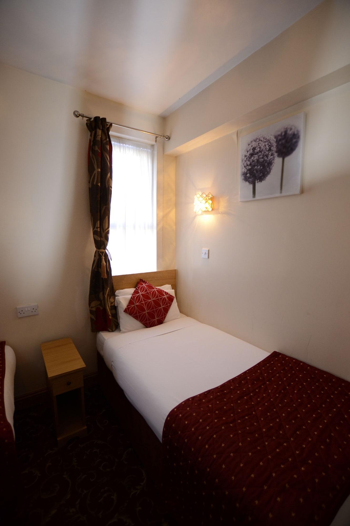 Britannia Inn Hotel Ilford Bagian luar foto