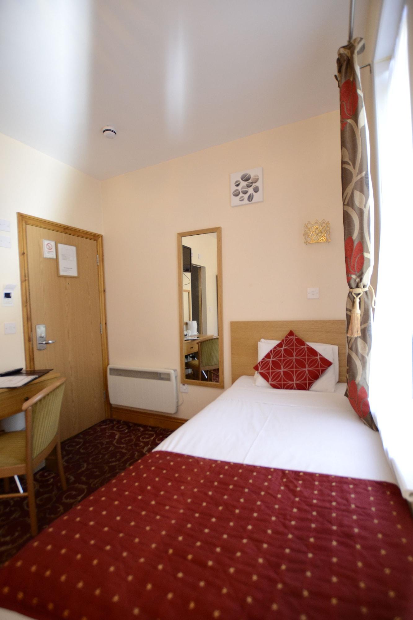 Britannia Inn Hotel Ilford Bagian luar foto