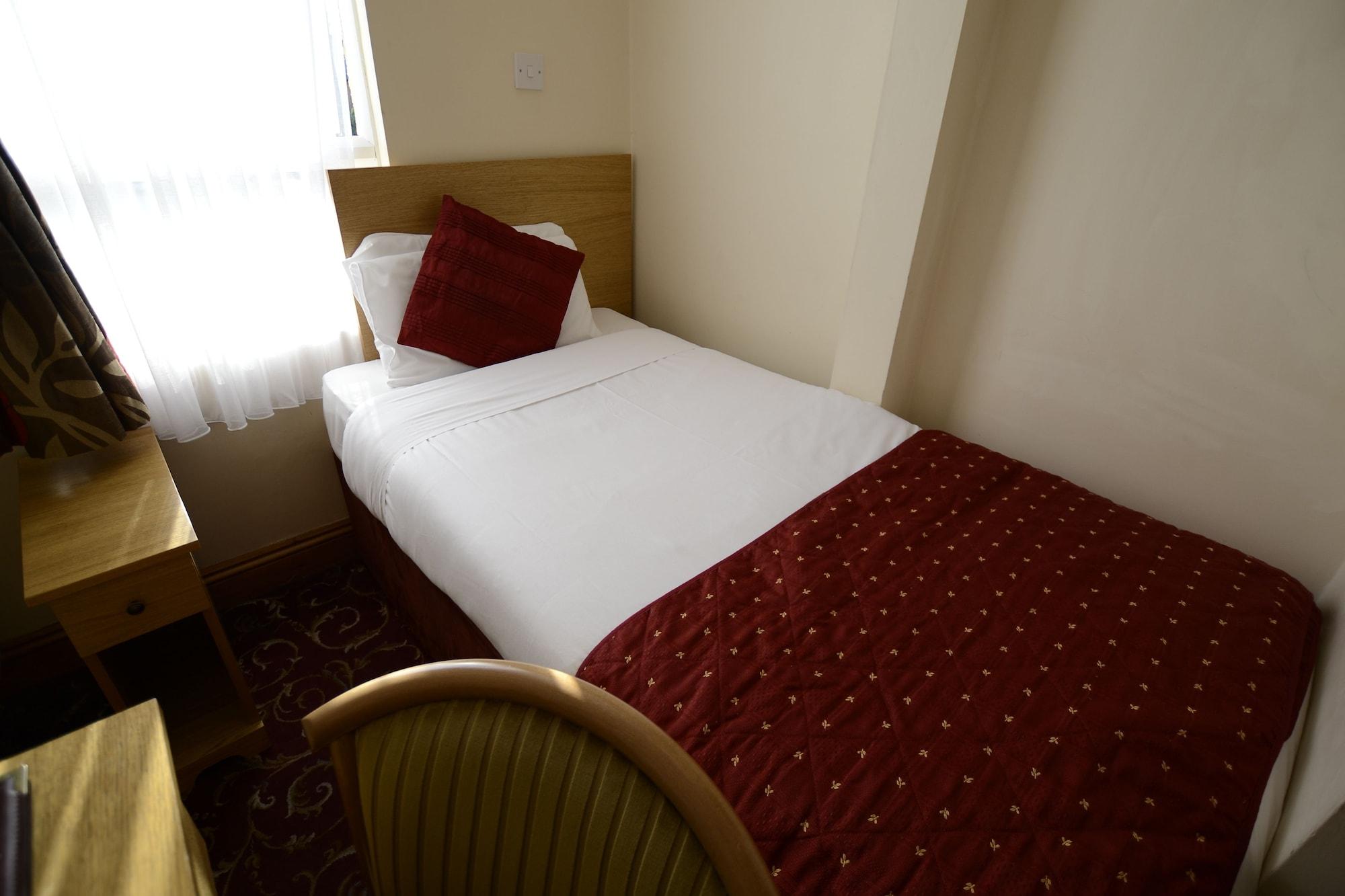 Britannia Inn Hotel Ilford Bagian luar foto