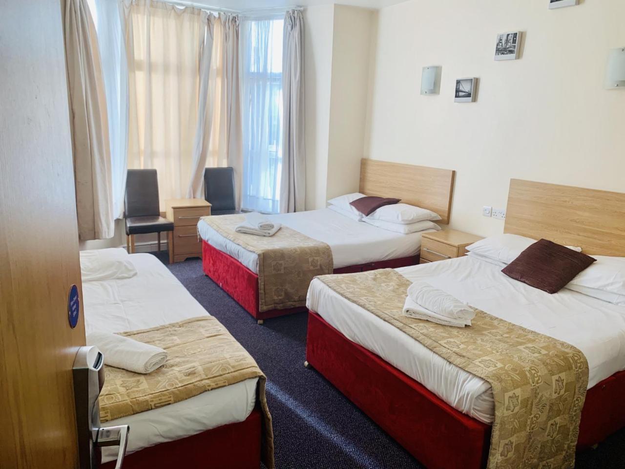 Britannia Inn Hotel Ilford Bagian luar foto